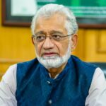 Minister visits police officers in hospital