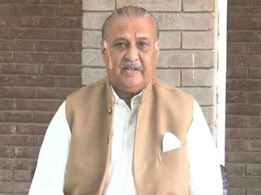 Raja Riaz files nomination papers for NA-104 Faisalabad