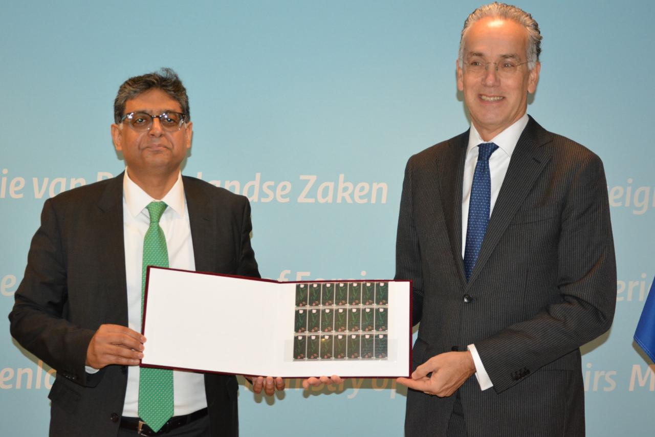 Pakistan, Netherlands unveil joint commemorative postage stamp