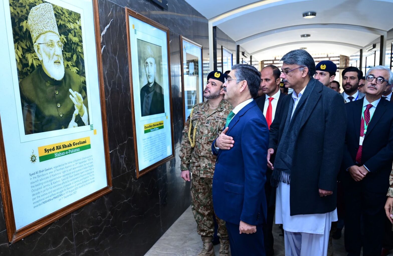 PM visits Yadgar-e-Shuhada, lays floral wreath to pay homage to martyrs