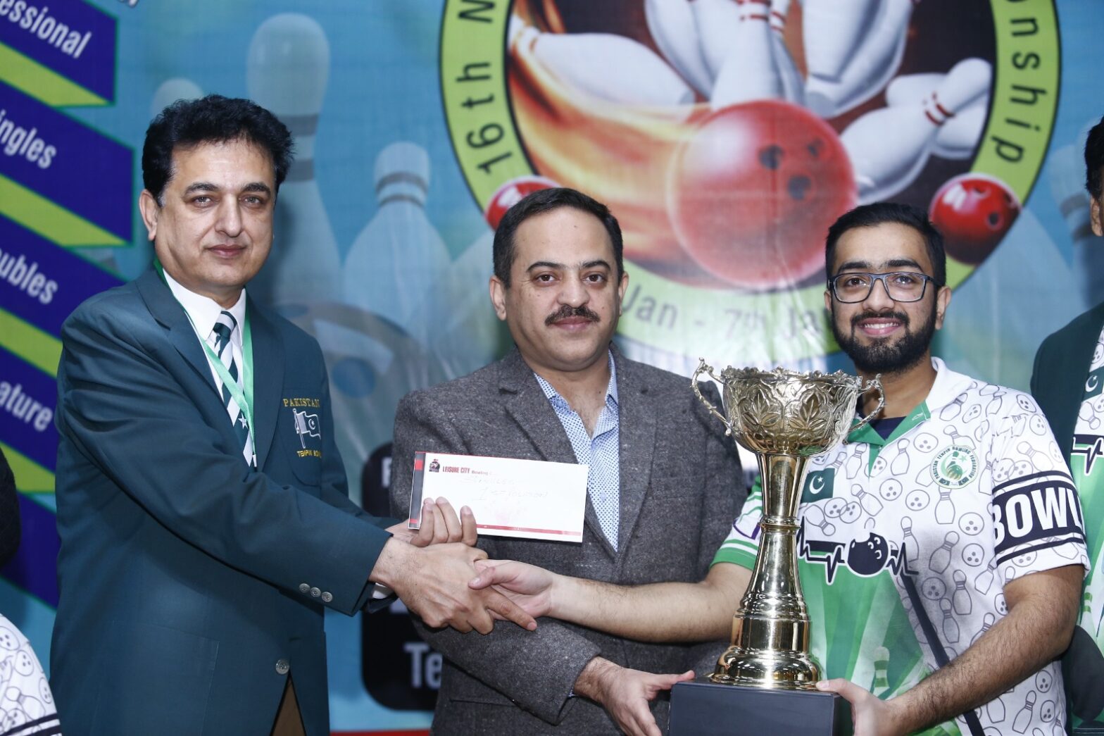Zeeshan Bhatti lifts National Tenpin Bowling Championship title