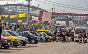Vehicles parked under “No Parking” board at Faizabad needs the attention of concerned authorities. 