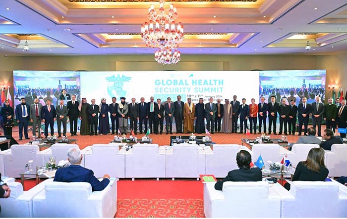 Caretaker Prime Minister Anwaar-ul-Haq Kakar in a group photo with foreign and Pakistani delegates attending the Global Health Security Summit.