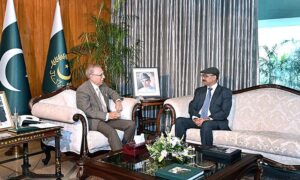High Commissioner-designate of Pakistan to Sri Lanka, Major General (Retd) Faheem Ul Aziz called on President Dr. Arif Alvi at Aiwan-e-Sadr. 