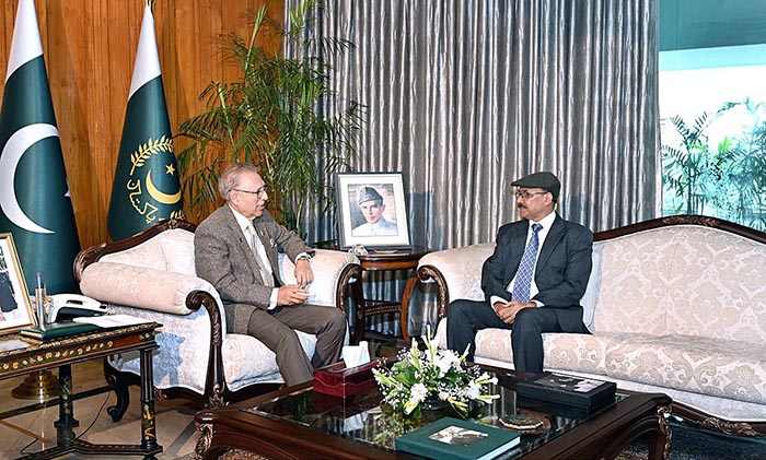 High Commissioner-designate of Pakistan to Sri Lanka, Major General (Retd) Faheem Ul Aziz called on President Dr. Arif Alvi at Aiwan-e-Sadr.