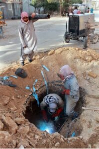Technical team of the SSGC is busy to repair gas pipeline
