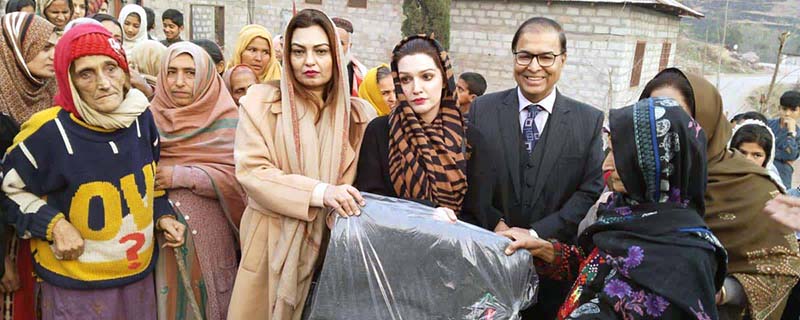 Special Assistant to Prime Minister for Human Rights and Women Empowerment Mushaal Hussein Mullick Distributing Winter Kits among the prisoners of Central Jail.