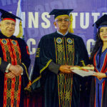 Chief of Naval Staff Admiral Naveed Ashraf conferring degrees to graduates of Altamash Institute of Dental Medicine at Convocation 2024 ceremony