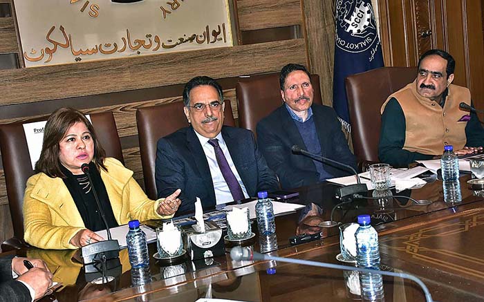 Vice Chancellor of Government College Women University, Professor Dr. Zareen Fatima Rizvi, addressing MOU Signing Ceremony between GC Women's University and Chamber of Commerce. Vice Chancellor of Government College Women University, Professor Dr. Zareen Fatima Rizvi, addressing MOU Signing Ceremony between GC Women's University and Chamber of Commerce.