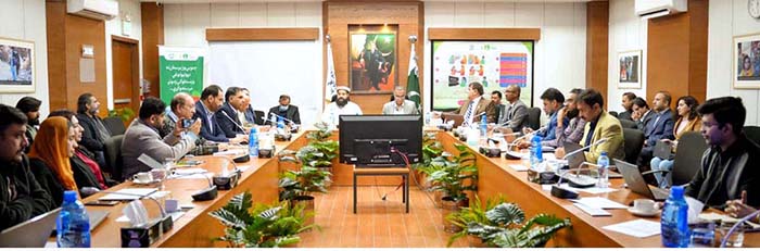 Special Representative to the Prime Minister for Religious Harmony & Islamic Countries and Chairman Pakistan Ullema Council, Hafiz Tahir Mahmood Ashrafi is being briefed while visiting National Emergency Operations Centre.