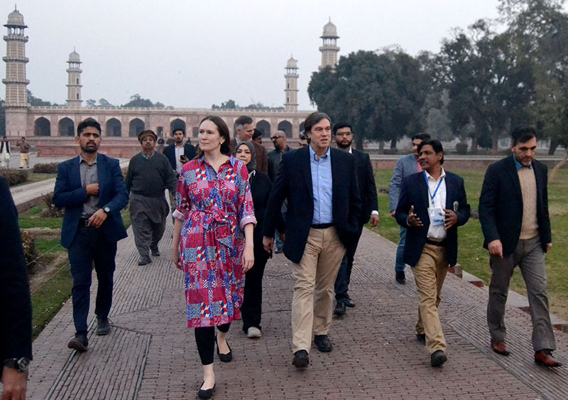 Deputy Chief of Mission US Consulate Islamabad Andrew Schoffer visits Jahangir tomb