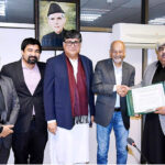 Share certificates of HEC being handed over to Chairman IMS Engineering in the presence of Caretaker Federal Minister for Privatisation, Fawad Hasan Fawad.