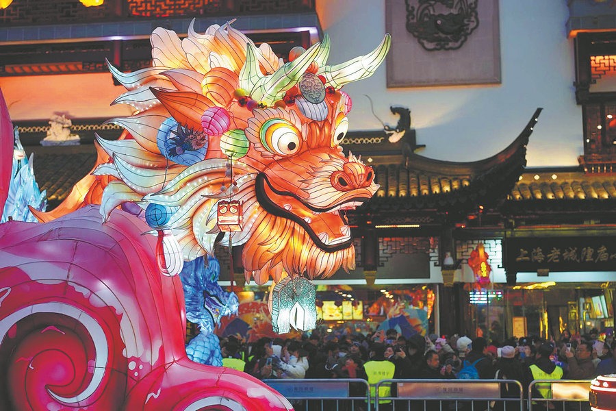 Pakistani, other international students embrace Chinese New Year traditions