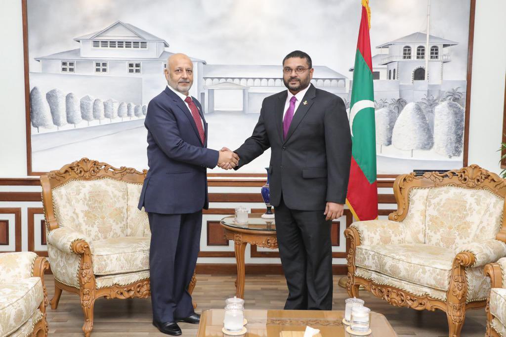 Pakistan envoy meets Maldivian defence minister; discusses enhancing cooperation