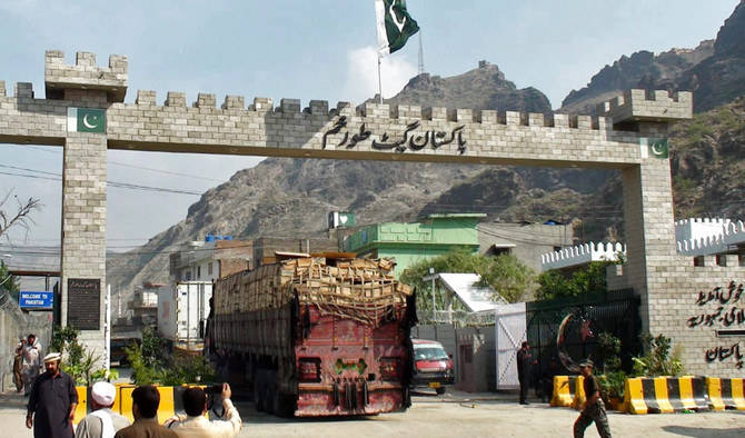 Pak-Afghan border committee agrees to expedite crossover of vehicles on daily basis