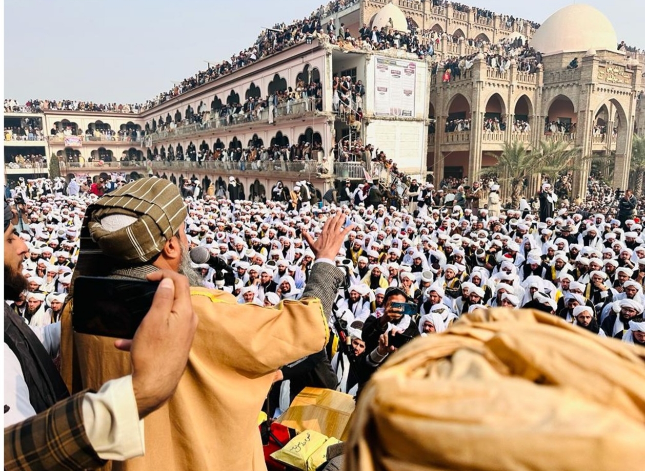 Jamia Haqqania witnesses ‘Dastaarbandi’ ceremony for 1500 students