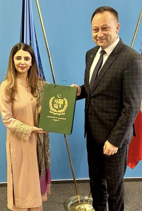 Pakistani envoy, Czech minister review ties