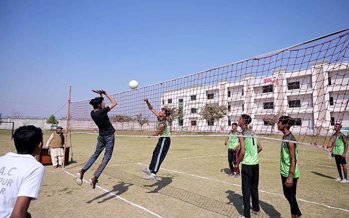 A view of Volleyball match played between government boys Ambala Muslim College and Government Associate College for boys 75 SB during inter-collegiate boys’ volleyball tournament organized by Sargodha Education board