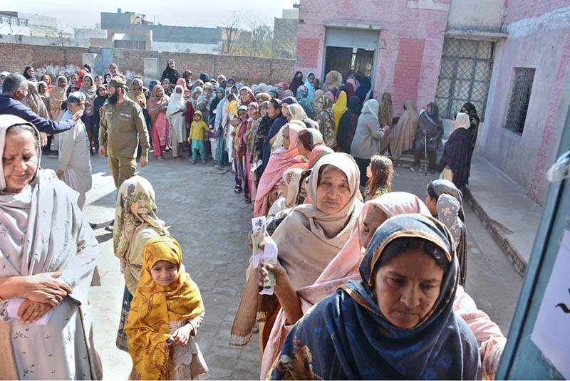 A large number of women in queue outside a polling station to cast their vote during General Election-2024