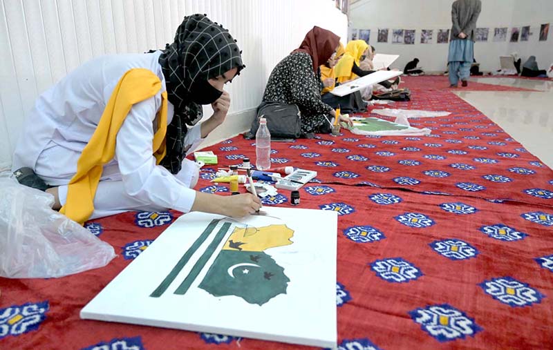 Students participating in painting competitions in connection to solidarity with the people of IOK on the eve of Kashmir Day organized by Sargodha Arts Council
