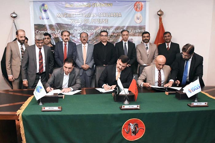 The signing ceremony of MoU between the Stakeholders on Consortium Formation for Machike-Thallian-Tarujabba White Oil Pipeline Project at SIFC Secretariat, PM Office.