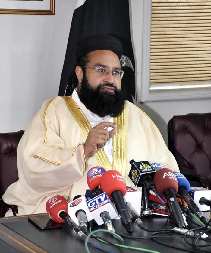 Special Representative to the Prime Minister for Religious Harmony & Islamic Countries and Chairman Pakistan Ullema Council Hafiz Tahir Mahmood Ashrafi addressing a press conference.