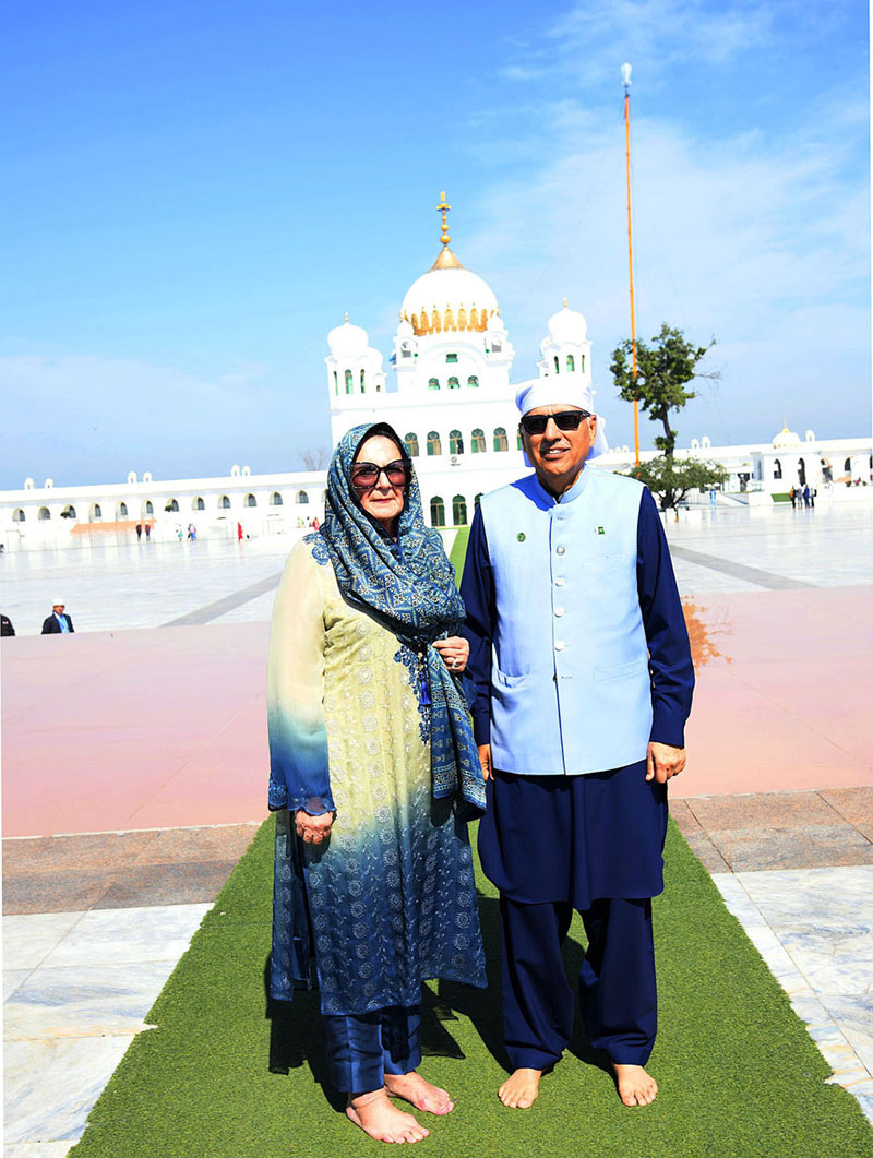 President Dr Arif Alvi and Begum Samina Alvi visiting the Kartarpur Corridor