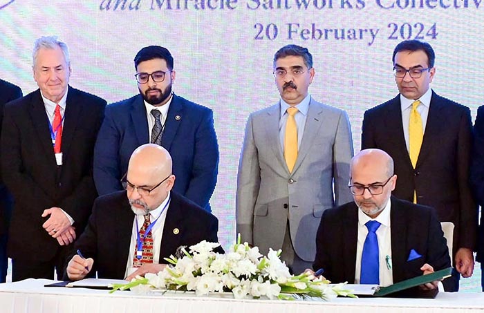 Caretaker Prime Minister Anwaar-ul-Haq Kakar witnesses the signing ceremony between Pakistan Mineral Development Corporation and Miracle Saltworks Collective Inc. (USA) for joint venture agreement for the value addition and export of pink salt.