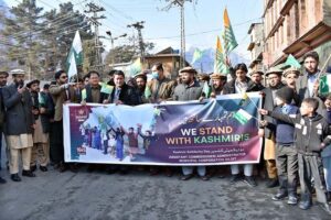 Advisor to Chief Minister Gilgit-Baltistan for Information Eiman Shah addressing during rally to mark Kashmir Solidarity Day at Garhi Bagh