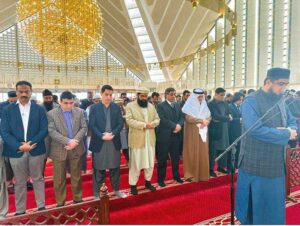 Federal Minister for Interior and Commerce, Dr. Gohar Ejaz and Saudi Ambassador, H.E. Nawaf bin Saeed Al Malkiy offering Zuhr prayer at the Faisal Mosque