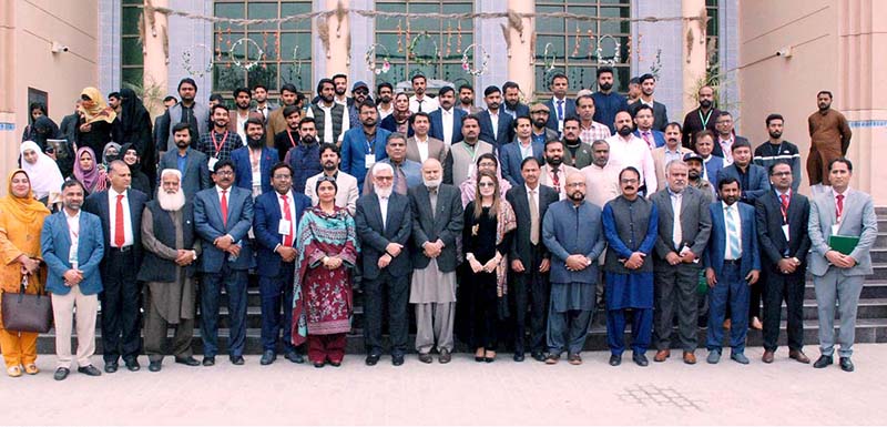 Prof. Dr. Naveed Akhtar Vice Chancellor IUB in a group photograph with participants of 8th International Horticulture Conference organized Department of Horticulture and Pakistan Society of Horticulture Sciences at the Islamia University of Bahawalpur