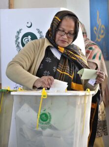 A large number of women standing in queue to cast their vote in the polling station during General Election-2024