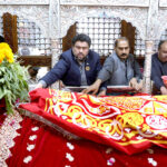Governor Sindh Kamran Khan Tessori laying wreath on the grave of Hazrat Lala Shahbaz Qalandar on the occasion of 772nd Urs celebration