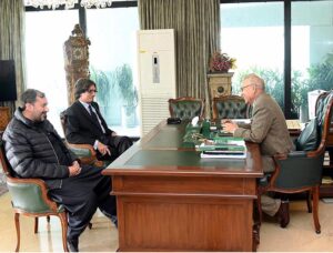 A delegation of Pakistan Tehreek-e-Insaf, comprising of Mr. Raoof Hassan and Mr. Umair Niazi, called on President Dr. Arif Alvi, at Aiwan-e-Sadr
