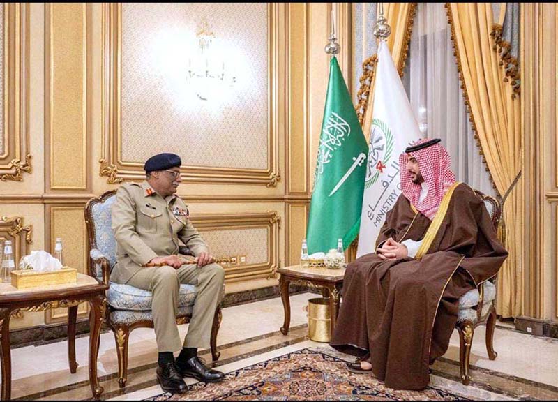 Chairman Joint Chiefs of Staff Committee (Chairman JCSC) General Sahir Shamshad Mirza, while on official visit to KSA, in connection with 2nd World Defence Show called on His Royal Highness Prince Khalid Bin Salman Bin Abdulaziz Al-Saud, Minister of Defence, KSA and discussed strategic / security issues and opportunities to enhance defence cooperation between the two brotherly countries