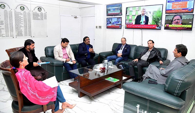 A delegation of Pakistan Broadcasters Association (PBA) headed by Naeem Muhammad Mirza met with Principal Information Officer (PIO), Dr. Tariq Mehmood Khan at PID Headquarters