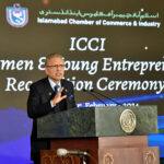 President Dr. Arif Alvi addressing the Islamabad Chamber of Commerce and Industry's Women and Young Entrepreneurs Recognition Ceremony, at Aiwan-e-Sadr