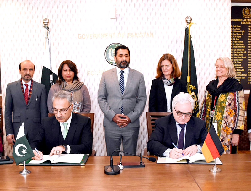 Secretary, Ministry of Economic Affairs, Dr. Kazim Niaz and German Ambassador to the Islamic Republic of Pakistan, Mr. Alfred Grannas witness the ceremony for signing of Euro 45 million agreements on Technical Development Cooperation for starting new bilateral cooperation projects