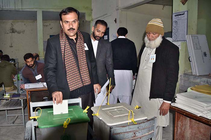 Candidate NA -57, Rashid Shafiq casts his vote in a polling station during General Elections-2024. Candidate NA -57, Rashid Shafiq casts his vote in a polling station during General Elections-2024.