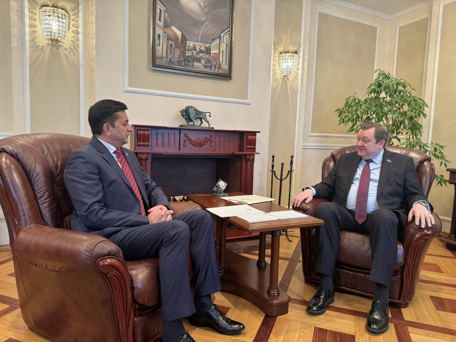 Pakistan envoy meets Belarusian FM; discusses ways to boost bilateral ties
