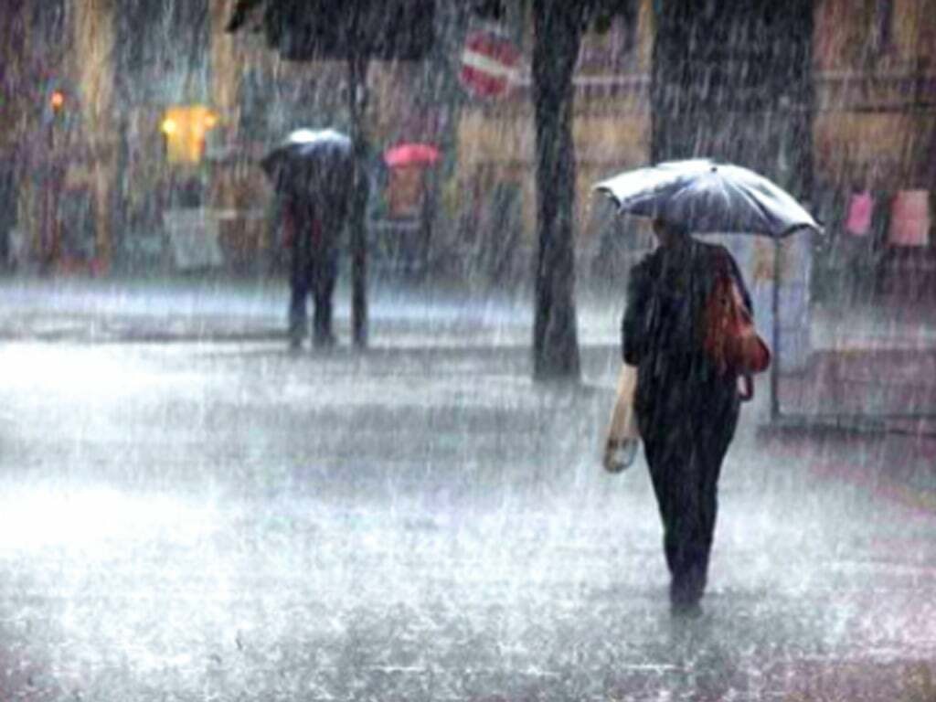 Rain emergency; Sindh govt declares half working day in Karachi on Friday