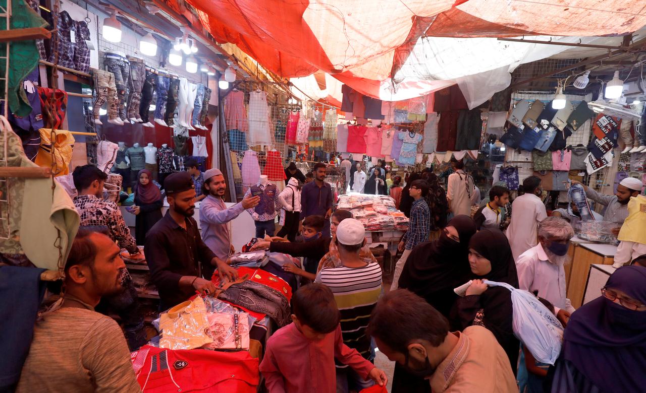 Pakistan Day sales compel buyers to shop for Eid-ul-Fitr