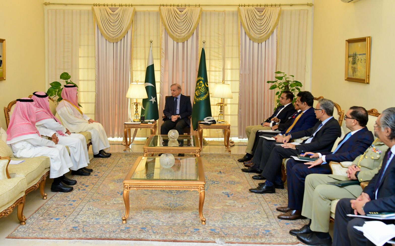 PM, Saudi Fund delegation discuss development projects