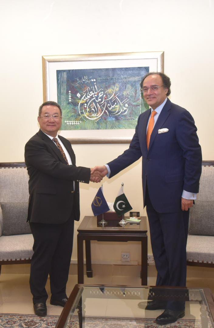 Pakistan, ADB discuss collaboration to foster economic growth