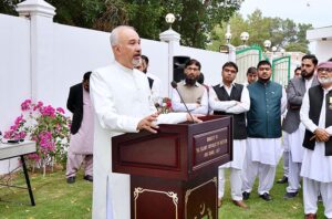 Ambassador Faisal Niaz Tirmizi, Pakistan’s Envoy to the United Arab Emirates hoisting the national flag during the National Day event at the Embassy