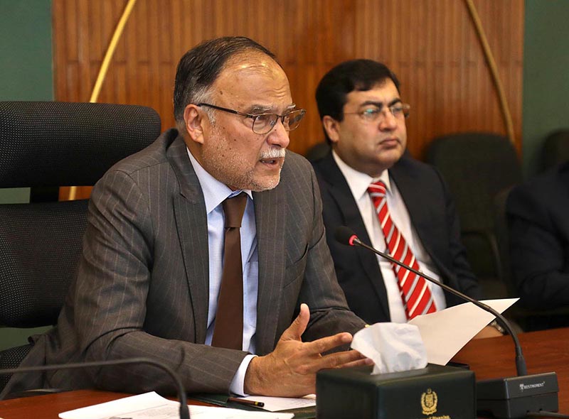 Federal Minister for Planning, Development & Special Initiatives, Professor Ahsan Iqbal chairs the first Steering Committee meeting to implement 5Es development framework.