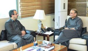 Federal Minister for Power, Sardar Awais Ahmad Khan Leghari calls on Federal Minister for Privatisation and Board of Investment, Abdul Aleem Khan at Privatisation Division.