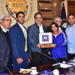 Abdul Ghafoor malik President SCCI presenting a shield to Pakistan Tennis Federation (PTF) President Aisam ul Haq Qureshi at Chamber of Commerce