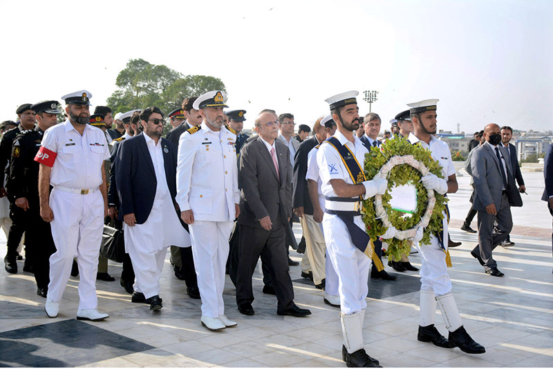 President Asif Ali Zardari paying a visit to mausoleum of Quaid-e-Azam Muhammad Ali Jinnah to pay respect to the Father of the Nation after assuming charge as President of Pakistan for the second time