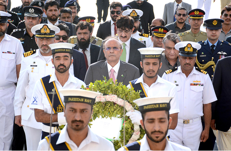 President Asif Ali Zardari paying a visit to mausoleum of Quaid-e-Azam Muhammad Ali Jinnah to pay respect to the Father of the Nation after assuming charge as President of Pakistan for the second time